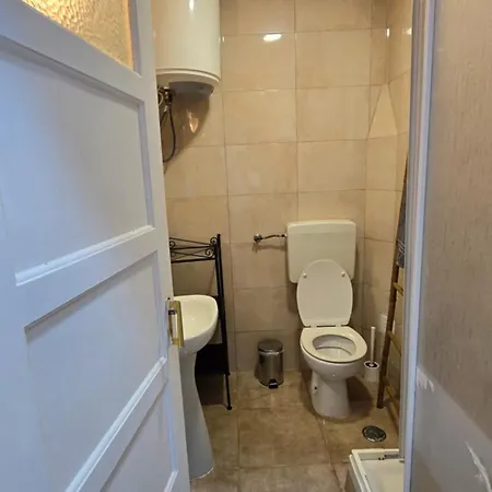 Apartamento Studio Inteiro No Centro De Апартаменты *
